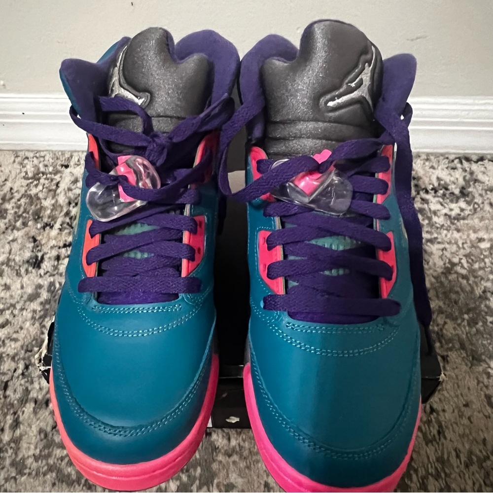 Air Jordan 5 Retro “Hornets / Teal & Pink Never Worn